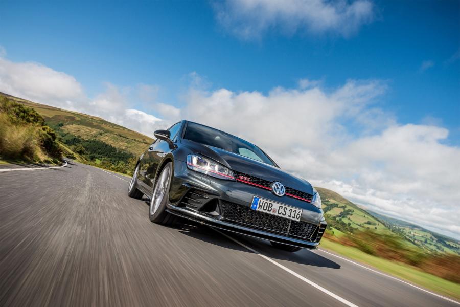  Volkswagen Golf GTi Clubsport S 2016 года  (фото 2 из 30)